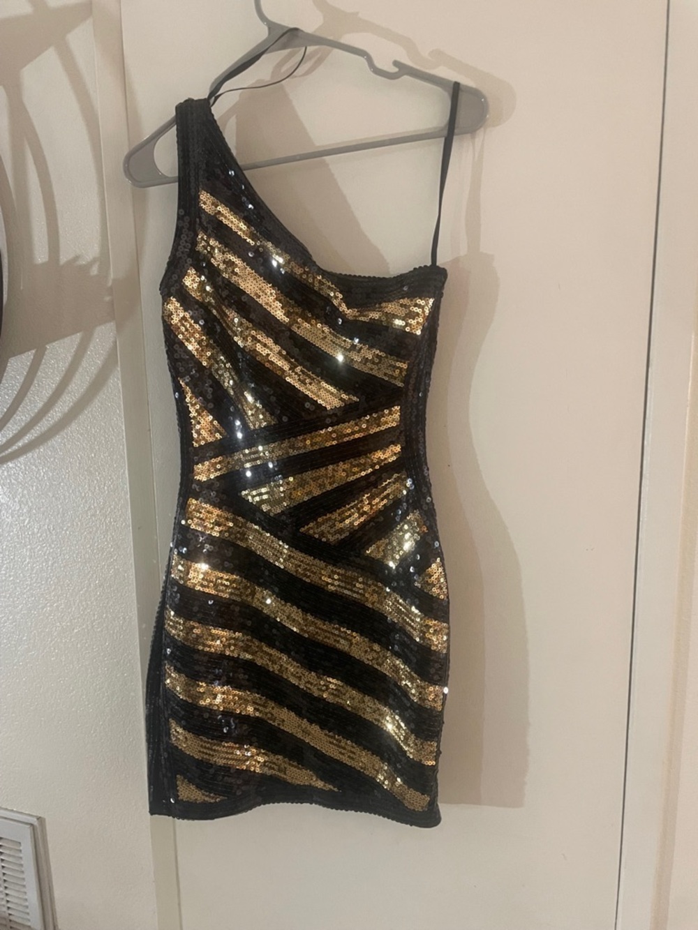 bebe Black Gold Sequin One Shoulder Bodycon Mini Dress Small - Picture 7 of 8